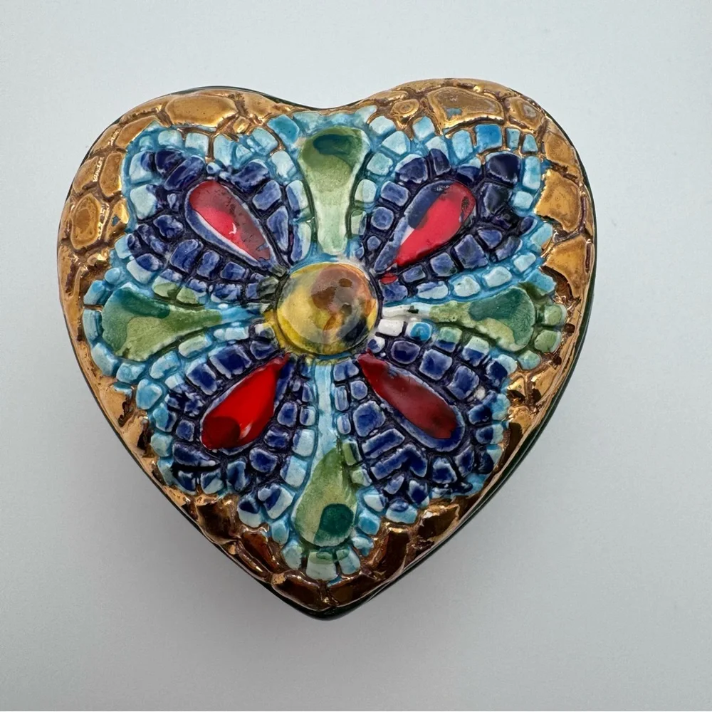 Hand Painted Ceramic Heart Trinket Box Italy Souvenir Floral Gold Green Keepsake